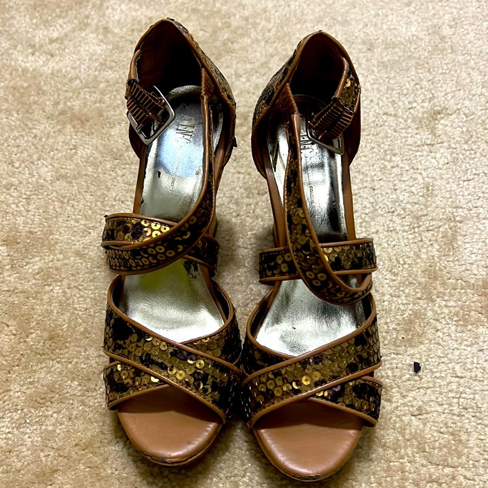 Gently worn wedges shoes
